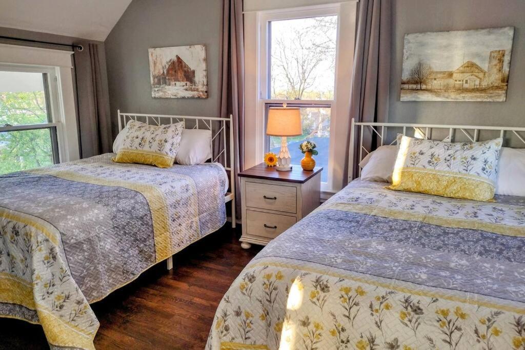 1908 Modern Farmhouse On Large Private Treed Lot 쇼니 외부 사진